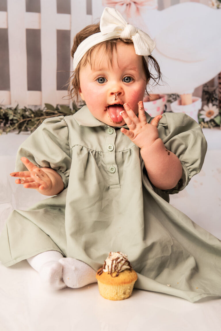 Bébé/Enfant séance photo smash the cake, séance photo 1 an , prise en studio à Oudezeele