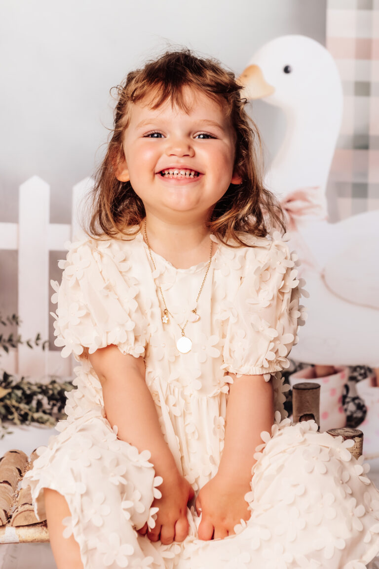 Bébé/Enfant séance anniversaire d'une petite fille, prise en studio . Wormhout